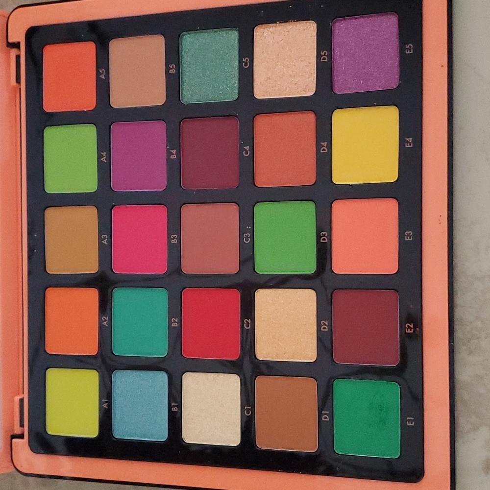 **HOST PICK**Eyeshadow Palette